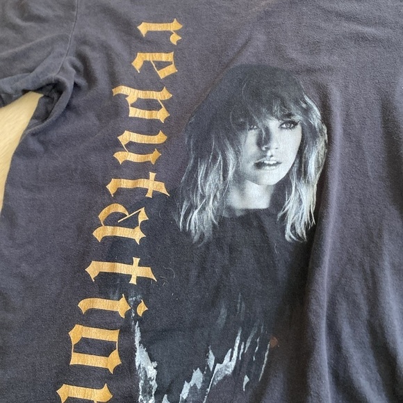 Taylor Swift Reputation Stadium Tour T Shirt - official Merch - Size Small RARE - Picture 2 of 4